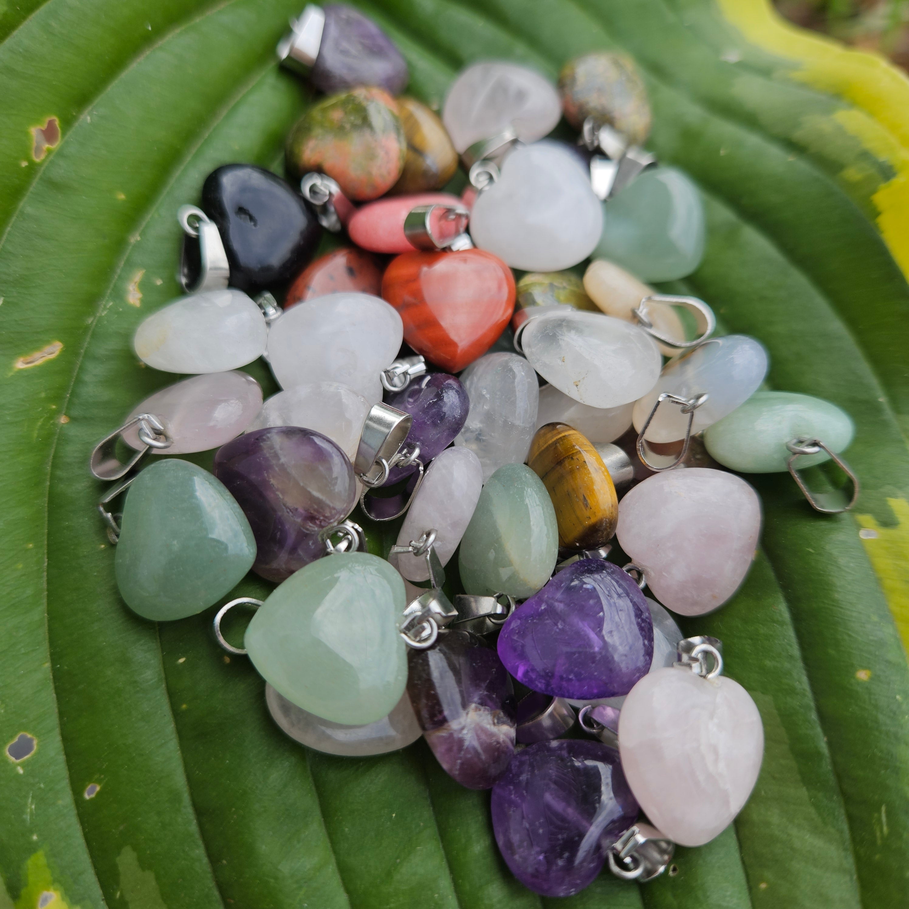 Mixed gemstone hearts 10pc
