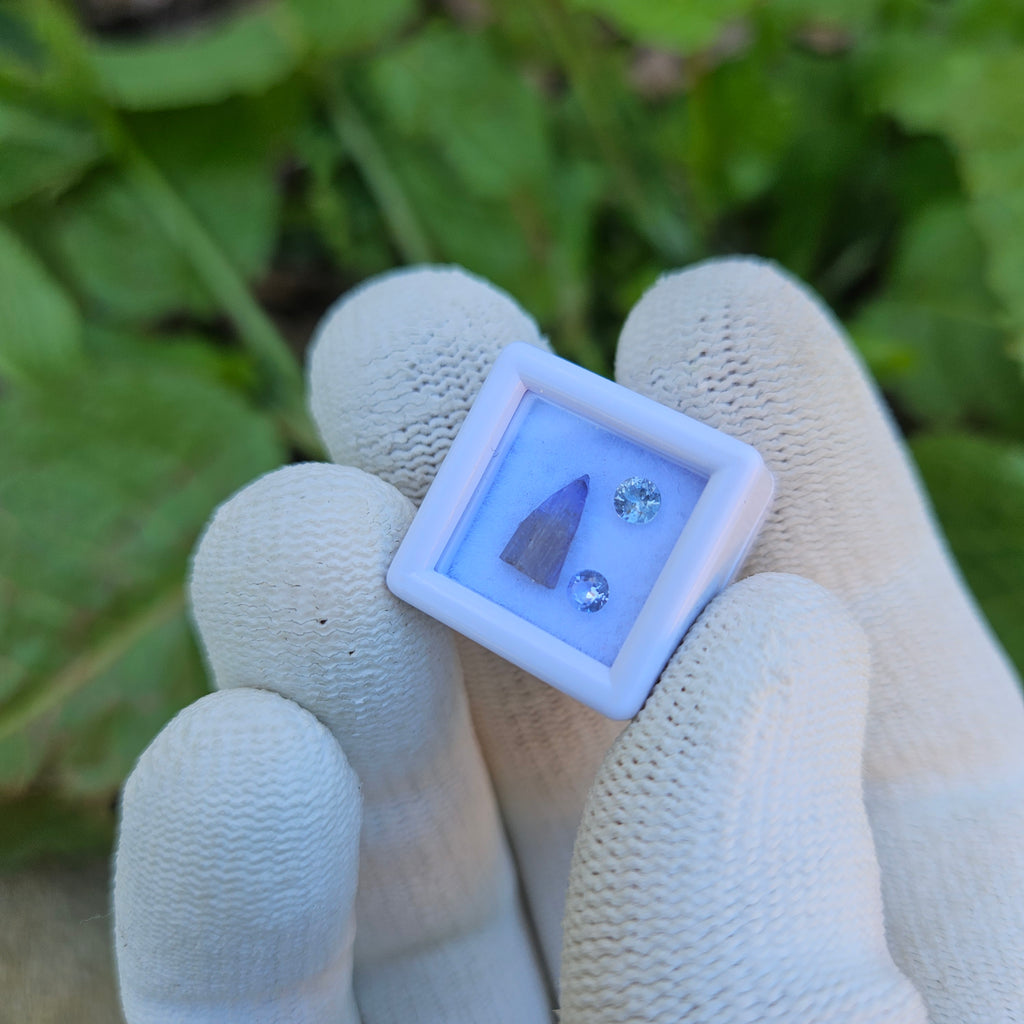 Tanzanite Natural unheated Crystal and Facet set.