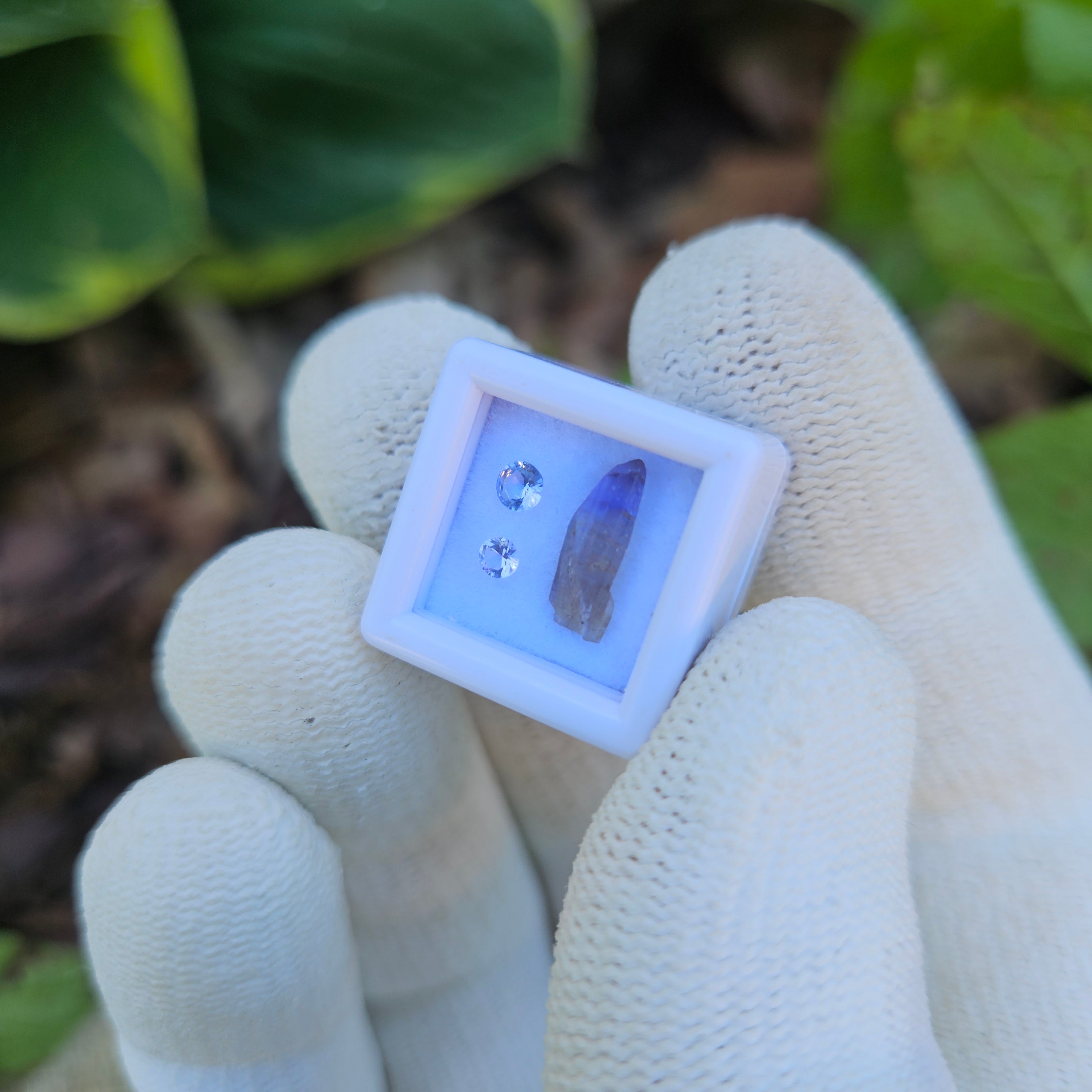 Tanzanite Natural unheated Crystal and Facet set.